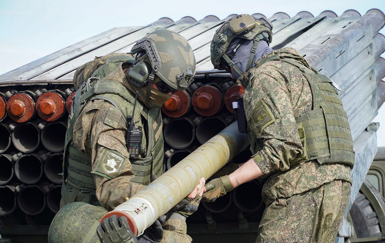 Зображення новини: Росія майже півтисячі разів порушила великоднє "перемир'я", - Генштаб