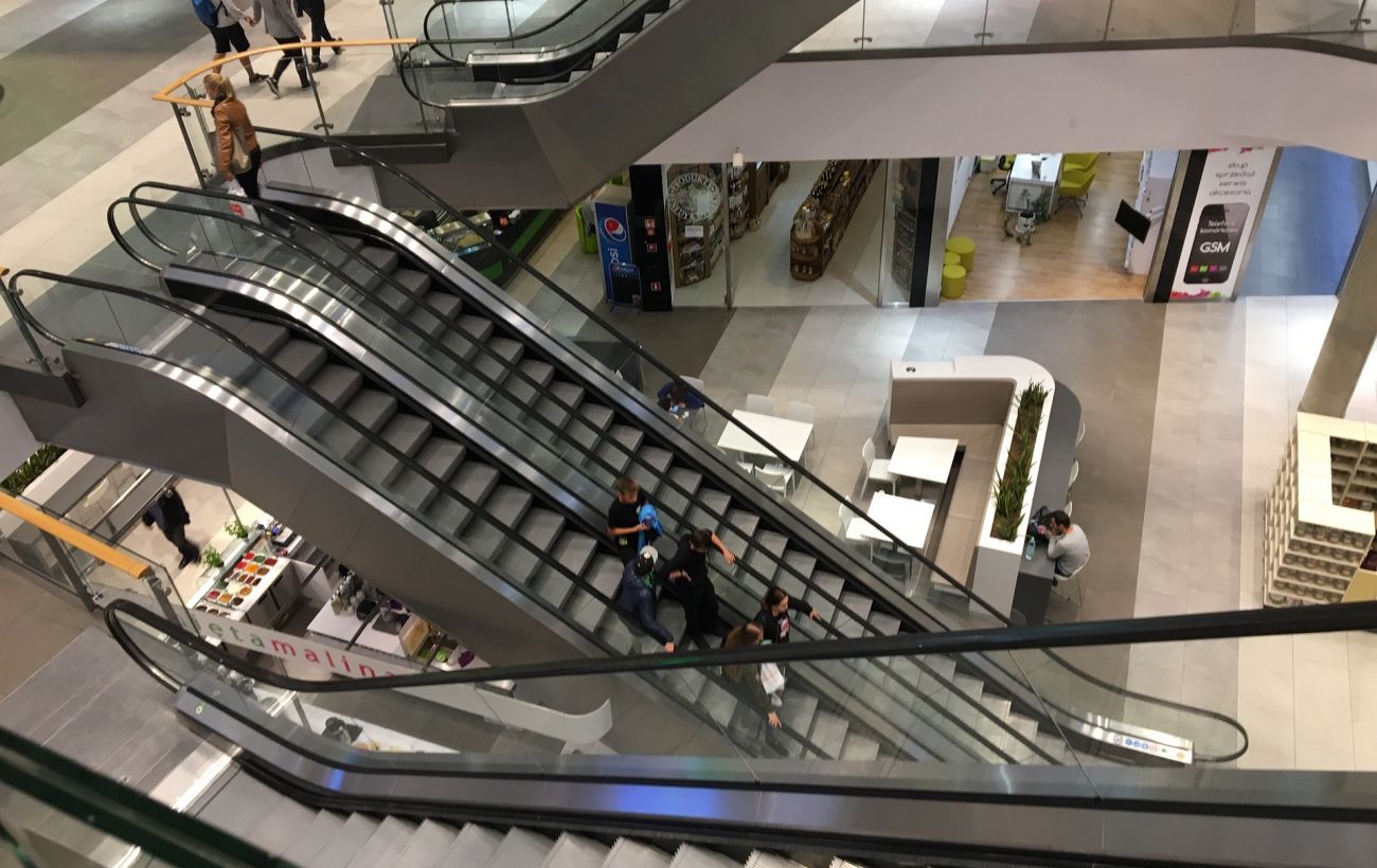 Зображення новини: ТРЦ Києва змінили графік роботи 12 квітня: як працюють на Великдень