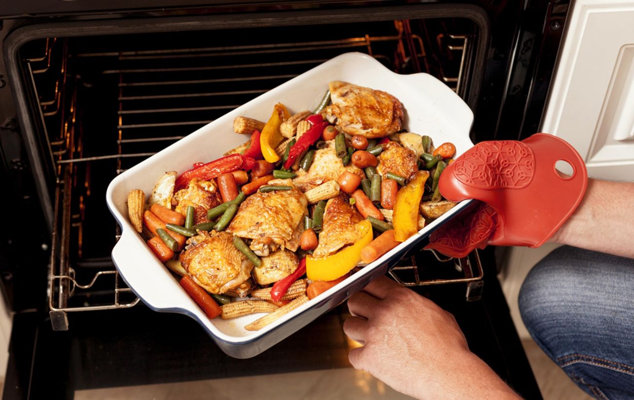 Зображення новини: Сухе м’ясо та черства випічка? Ці 5 помилок "крадуть" соковитість страв