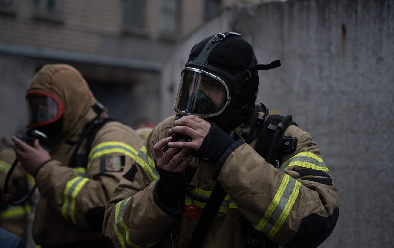 Зображення новини: РФ вдарила ракетою по Дніпру: є поранені, багато "важких" (фото)