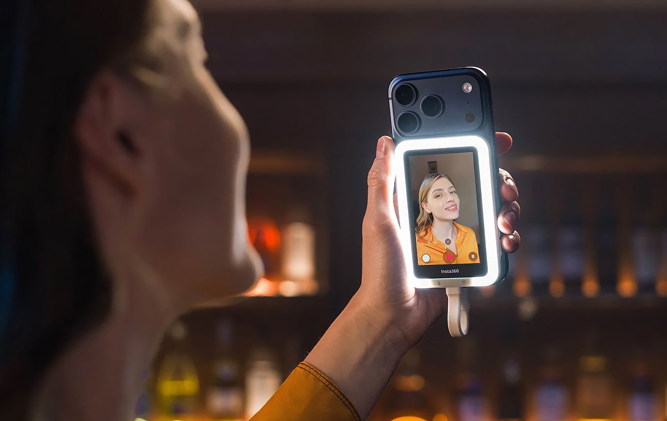 Зображення новини: Другий екран "на спині" iPhone: як новий гаджет перетворить смартфон на професійну камеру