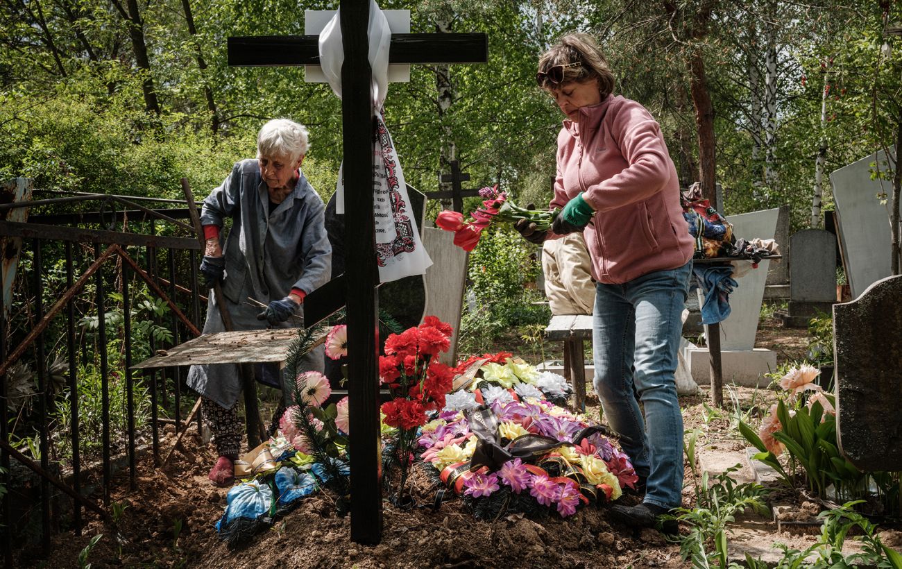 Зображення новини: Підготовка до Проводів: священник ПЦУ пояснив, коли на цвинтарі краще не прибирати