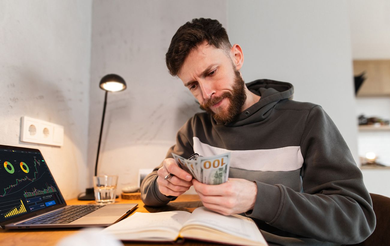 Зображення новини: Курс валют лихоманить: чому долар і євро стрімко дорожчають - думка експертів