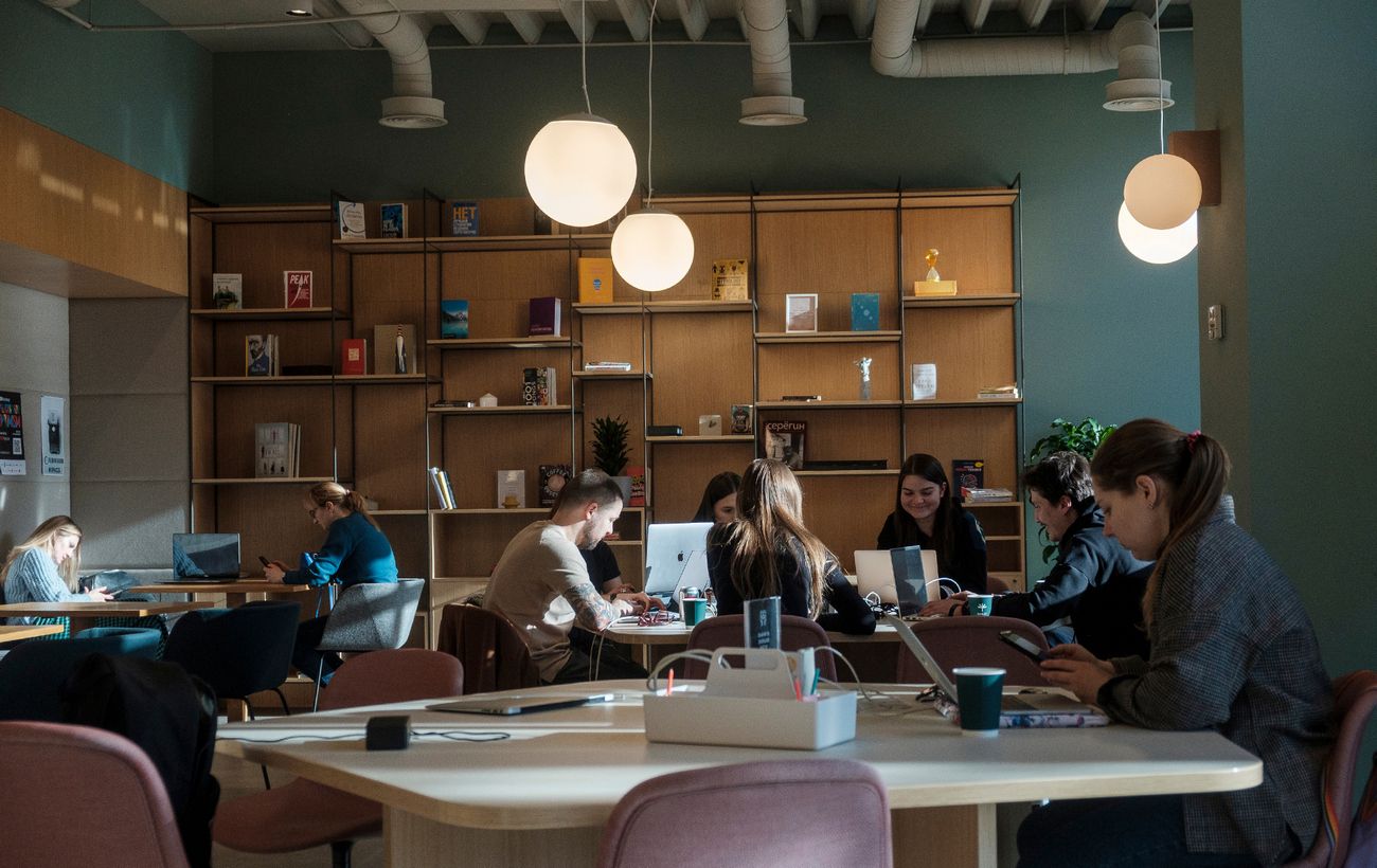 Зображення новини: Чи чекати українцям на графіки? Що буде з відключеннями світла 18 квітня