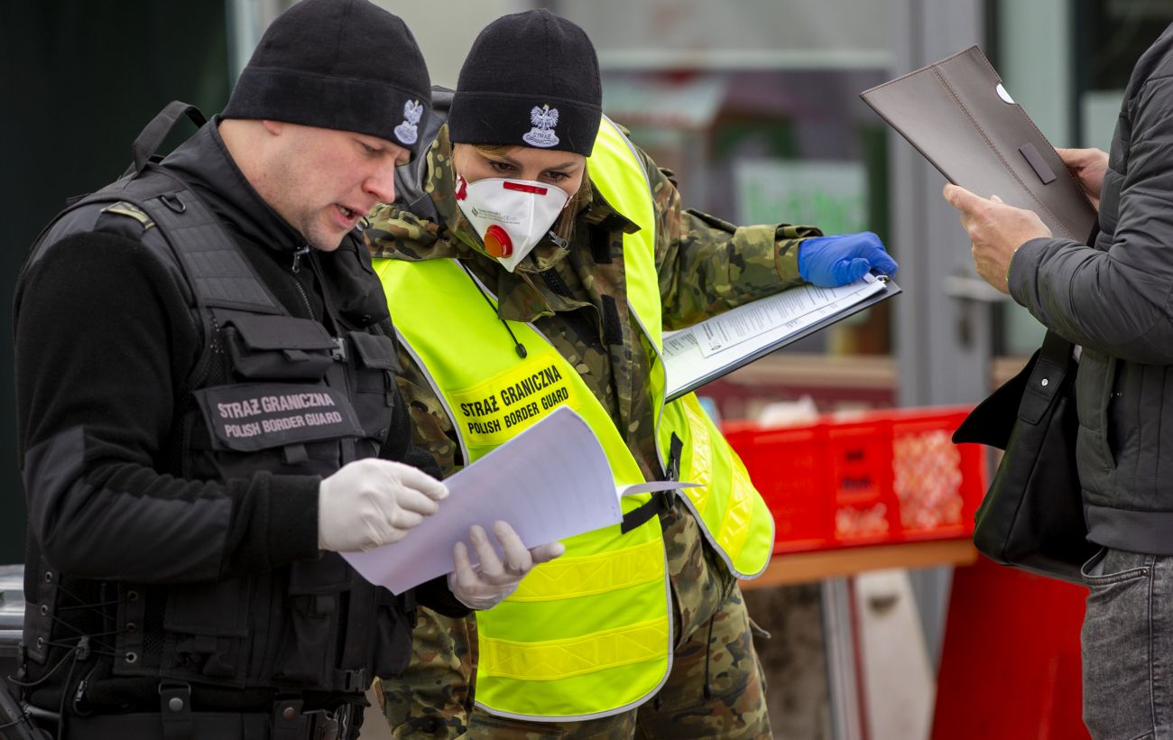 Зображення новини: Українку не пустили до Польщі через "радіоактивну" 100-доларову купюру