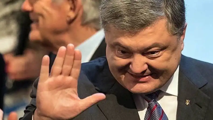 Зображення новини: На руїнах садиби Шухевича, яку Порошенко пообіцяв відновити за власний кошт 18 місяців тому, сьогодні буяють метрові бур’яни, – Гладких