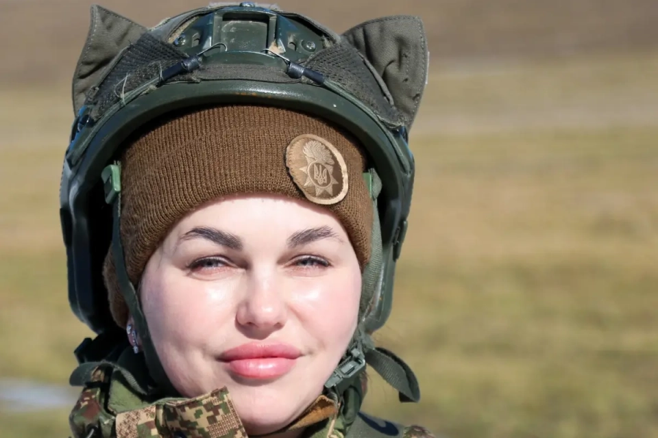 Зображення новини: Командирка з «вушками» на шоломі: як військова Ірина Пристаєвич полює на «шахеди» у небі