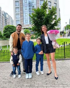 Григорій Решетнік ніжно привітав сина з триріччям і розсекретив, що йому подарував