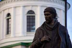 У Ніжині встановили пам’ятник Олександру Мацієвському (фото)