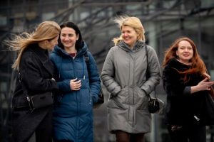 Головне – ніколи не здаватися: історії українських жінок, що допомагають переселенцям