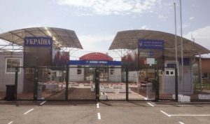 На кордоні України стоять десятки авто та близько пів сотні автобусів: де найбільші черги