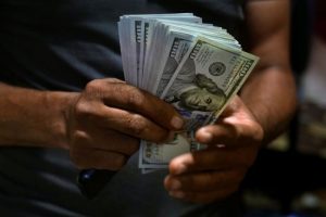 Курс валют на 9 листопада: скільки коштують долар, євро і злотий