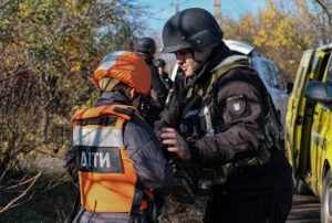 “Під захистом броні”: з трьох гарячих точок України евакуювали ще 15 дітей (фото)