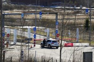 У Фінляндії біля кордону з РФ зводять тимчасові огорожі від мігрантів
