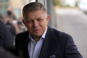 Прем’єр Словаччини Фіцо пообіцяв, що не перешкоджатиме продажу зброї Україні