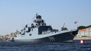 Попри сильний шторм, ворог вивів в Чорне море фрегат “Адмірал Макаров”