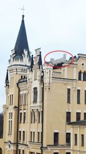 “Зводять надбудову з газоблоку на Замку Річарда”: у Києві спалахнув скандал навколо пам’ятника архітектури