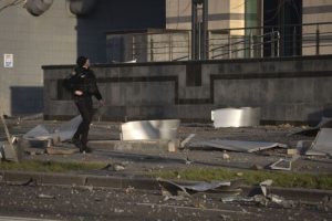 Кількість загиблих внаслідок ракетного удару по Києву знову зросла