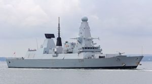 Британський есмінець відбив атаку на торгове судно у Червоному морі