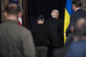 На радість Путіну: Україна втрачає фінансову підтримку США та ЄС — Financial Times