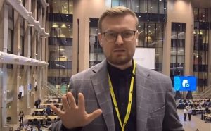 “Буде гідним доповненням Шарія”: військовий жорстко висловився про втечу журналіста за кордон