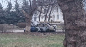 У Луганську підірвали авто з “депутатом ЛНР” (фото, відео)