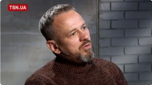 Відомий 50-річний співак зізнався, як через стрес почав зловживати алкоголем: “Хотілося менше пити”