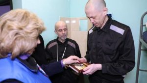 РФ вперше показала Україні 119 військовополонених: омбудсман розповів деталі