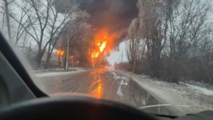 В окупованій Макіївці величезна пожежа: повідомляють про приліт по нафтобазі (фото, відео)
