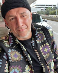 Потап на тлі скандальної поїздки до ОАЕ полетів до Іспанії й пояснив, над чим працював