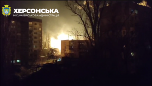 Росіяни завдали масованого удару по житлових кварталах Херсона (відео)