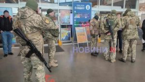 У Миколаєві співробітнки ТЦК влаштували рейд “Епіцентром”: що відомо