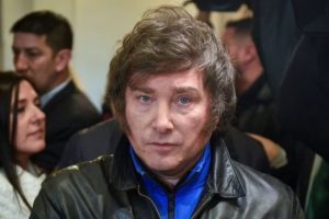 Президент Аргентини розіграв серед жителів країни свою останню депутатську зарплату