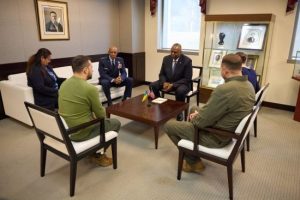 Зеленський зустрівся в США з Ллойдом Остіном та Чарльзом Брауном: стали відомі подробиці