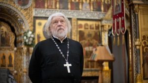 Відомий священник у Москві відмовився молитися за перемогу Росії: як його покарали
