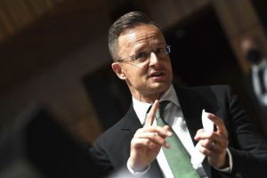 Вето Угорщини на 50 млрд євро для України: Сіярто зробив заяву