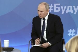 Путін приїхав: студентам в Калінінграді заборонили хворіти, прати та замовляти їжу