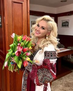 Катерина Бужинська показала, який вигляд мала 30 років тому