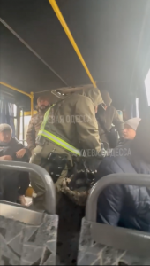 В Одесі черговий скандал із ТЦК: чоловіків силою витягали з автобусів – відео