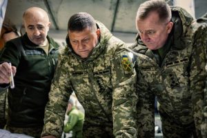 Залужний декілька днів працював з військовими на передовій – деталі (фото)