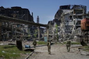 “Полон – вбиває”: в Україні пройшла акція на підтримку полонених захисників “Азовсталі” – фото