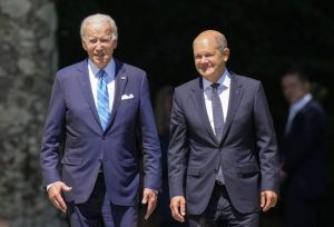 Байден та Шольц провели переговори щодо України