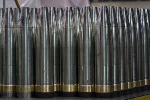 Мільйон артснарядів до весни: єврокомісар повідомив, чи дотримається ЄС своїх зобов’язань