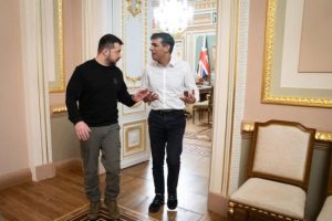 “Зеленський набив татуювання з текстом “Бога немає”: МЗС РФ вигадало абсурдний фейк (фото)