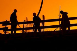 На Івано-Франківщині чоловікам пропонують відстрочку від мобілізації: шукають будівельників