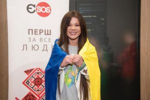 Руслана показала рідкісне фото з татом і публічно подякувала йому за подарунок