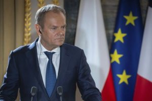 Туск обговорить з Макроном і Шольцом безпеку Європи та допомогу Україні: подробиці