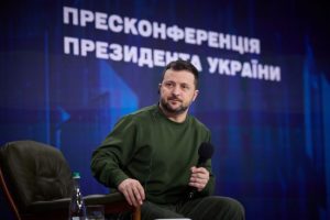 Третій рік війни може бути найважчим для Зеленського – в The Guardian назвали причини