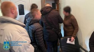Привласнили 5,4 млн грн: викрили організаторів схеми на закупівлях модульних укриттів для школярів