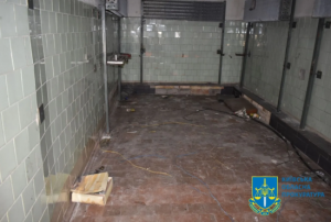 Катування цивільних у морозильних камерах аеропорту Гостомеля: повідомлено про підозру офіцеру росгвардії (фото, відео)